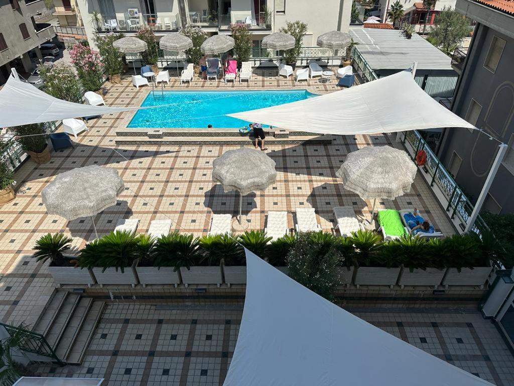 Hotel Costa Verde ปีเนโต ภายนอก รูปภาพ
