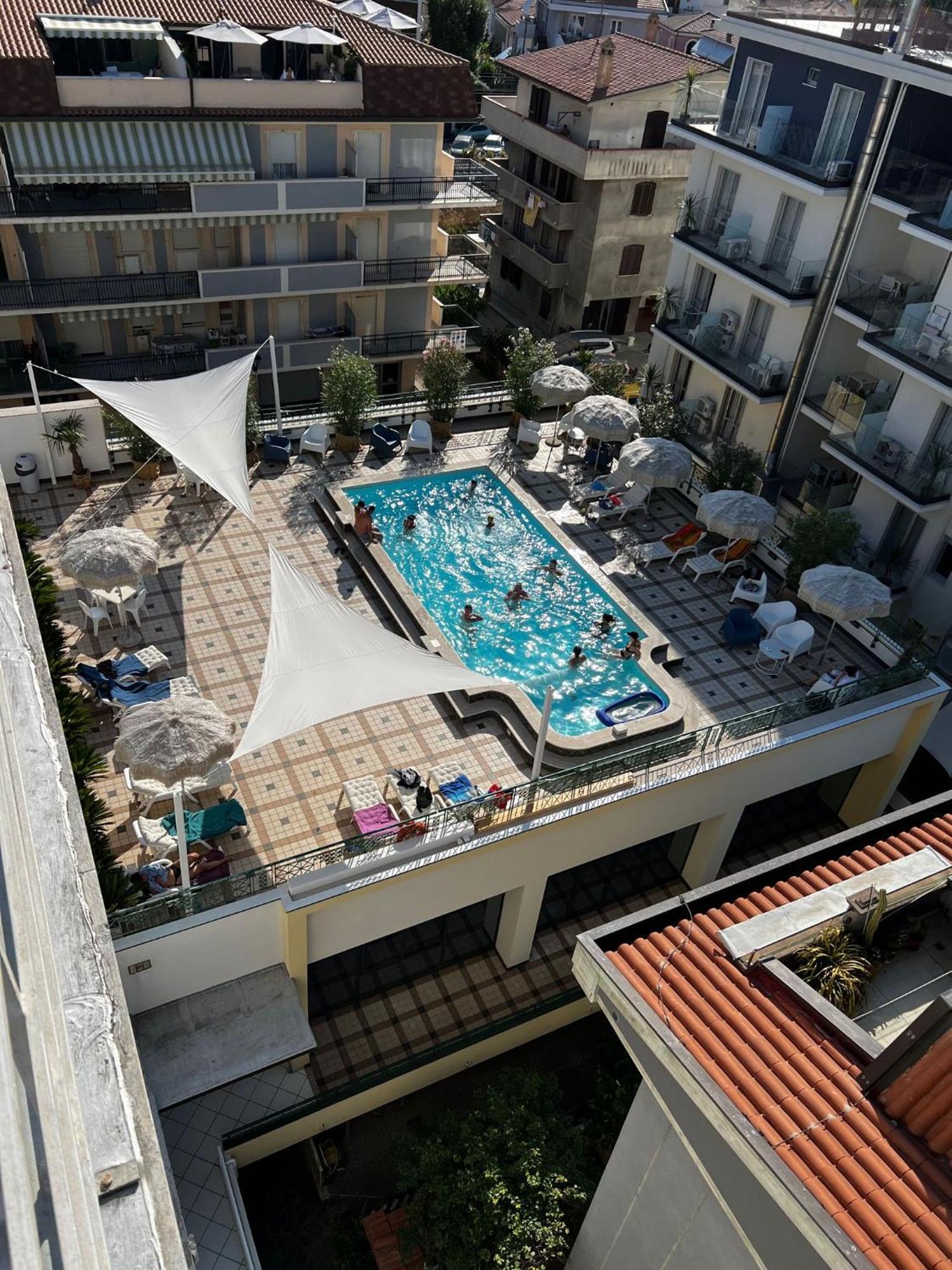Hotel Costa Verde ปีเนโต ภายนอก รูปภาพ