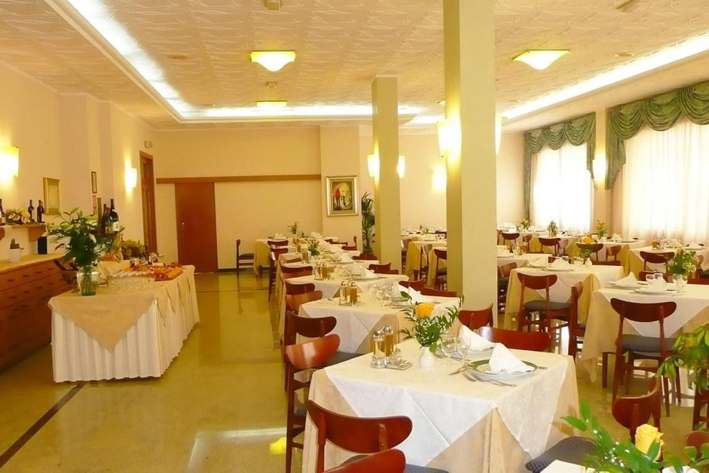 Hotel Costa Verde ปีเนโต ภายนอก รูปภาพ